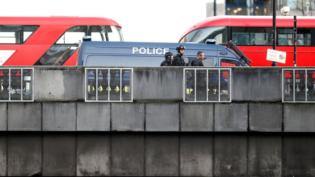 Késes terrortámadás volt a London Bridge-en, egy halott, több sérült, a rendőrök lelőtték a támadót - videó