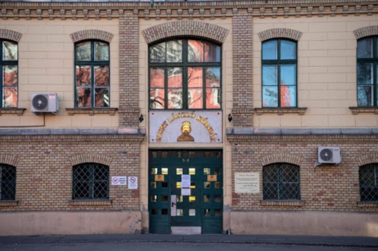 13 karanténban járt iráni egyetemistát utasítottak ki az országból