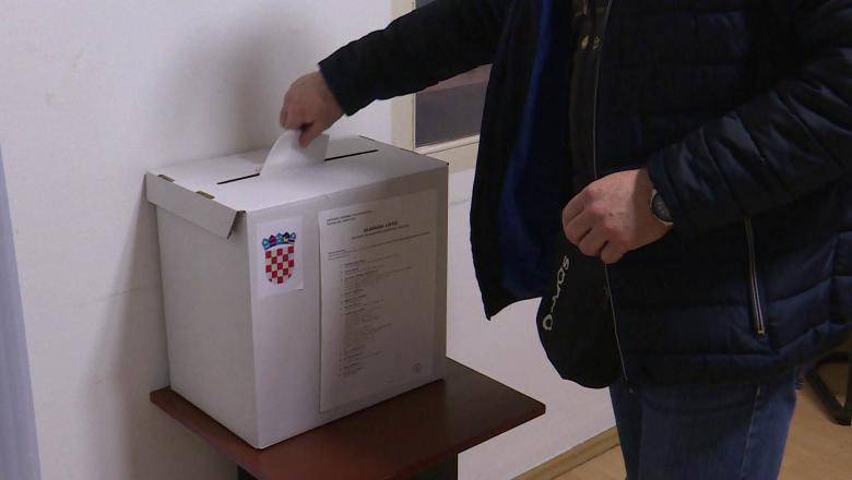 Horvátországban a parlamenti többség előrehozná a választásokat