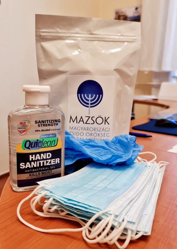 Ha Ön is Holokauszt túlélő, akkor ingyen kap fertőtlenítőt