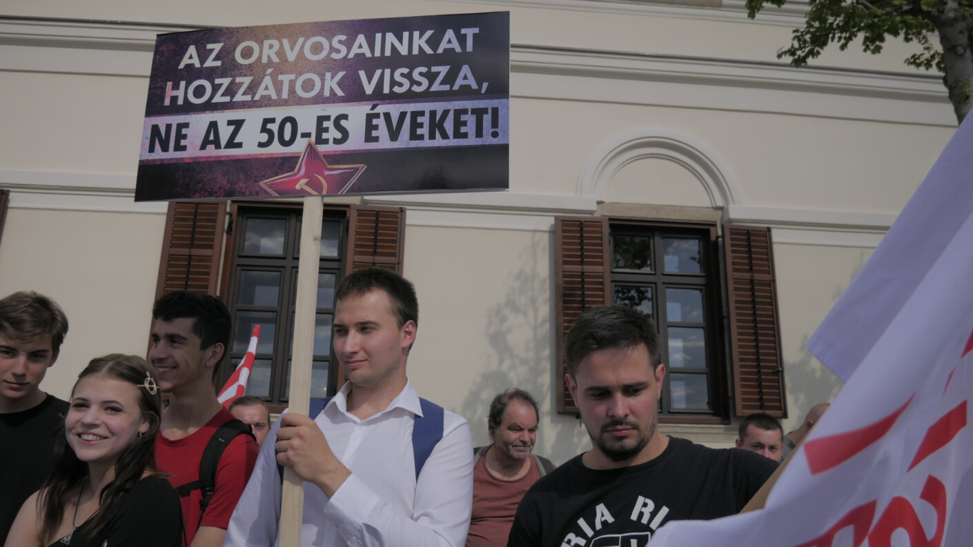 Az állam maga végzi el az oltatlan tanárok listázását