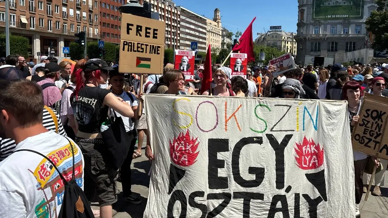 Több tízezren gyűltek össze, hogy részt vegyenek az illegális Budapest „Pride”-on