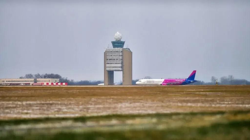 Le kellett zárni a repteret a budapesti vihar miatt