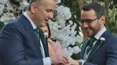 Brazíliáig utazott a DK pártigazgatója, hogy „összeházasodjon” meleg párjával