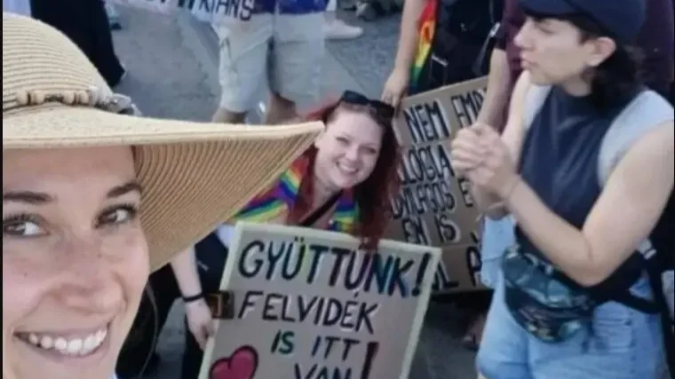 A Fidesz kegyelt Orosz Örs barátnője is tiszteletét tette a „Pride” meneten