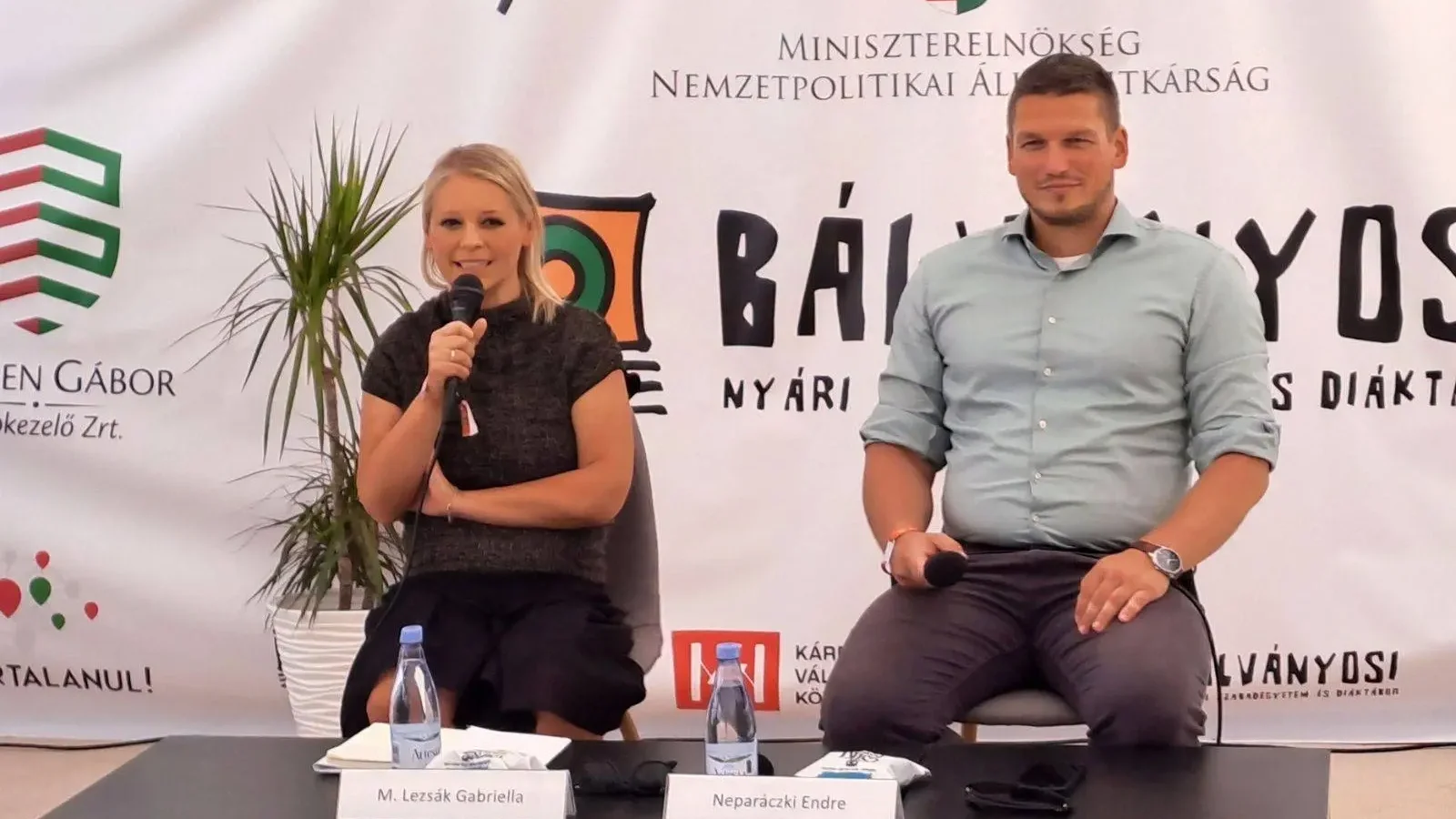 Összedől a marxista történelemtudomány utolsó végvára: kiadják az új „Magyarország története” sorozatot