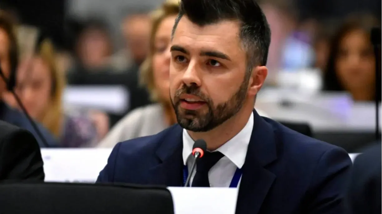 Magyar Péter után újabb tiszás politikus futamodott meg a vita elől