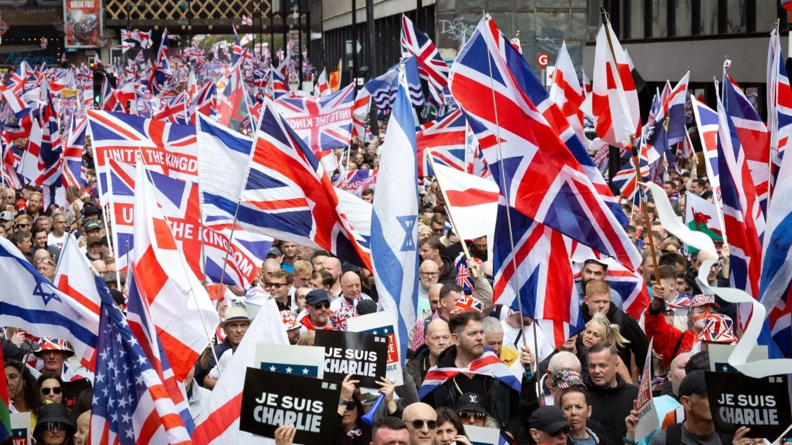 „Unite the Kingdom” tüntetés: új-zélandi „haka” és izraeli zászlók a londoni utcákon