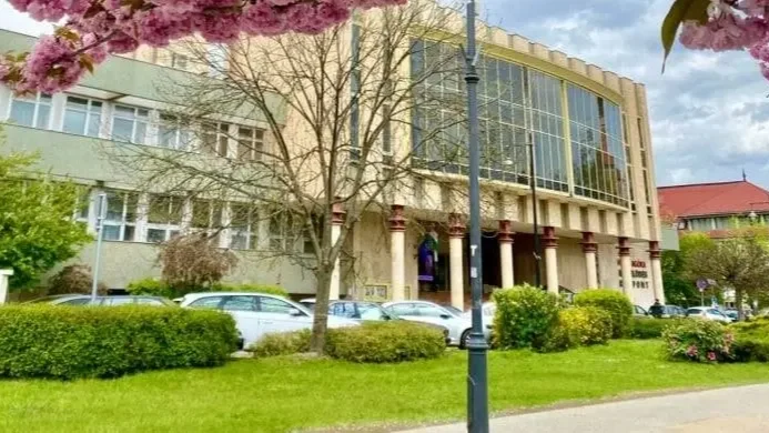 Intézményi átszervezéssel akarja elfedni a Fidesz a Hírös Agóra igazgatói kinevezésének szabálytalanságát