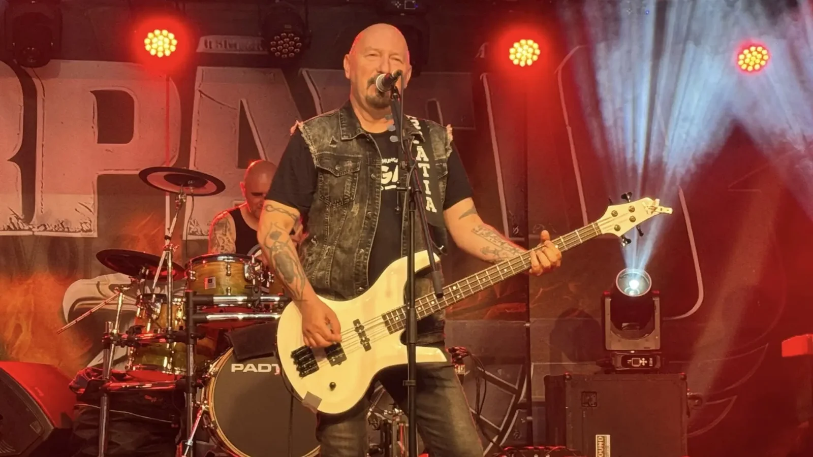 Nem a médiában olvasottaknak, hanem a saját szememnek hiszek! – interjú Petrás Jánossal