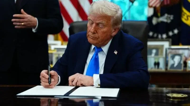 Trump aláírta az Antifa terrorszervezetté minősítéséről szóló rendeletet