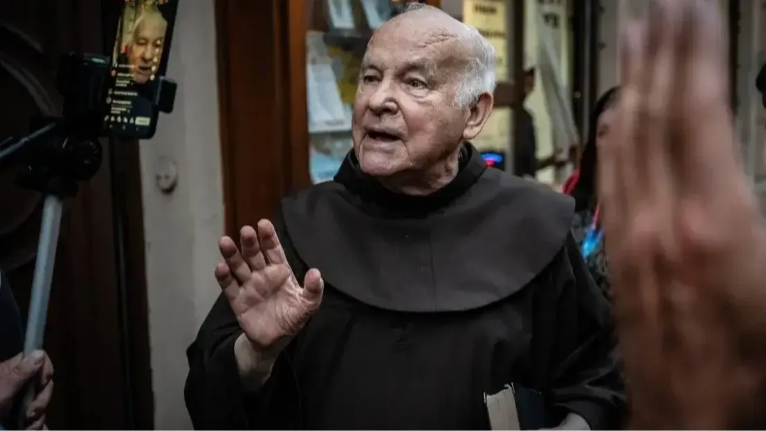 When Church Bells Ring: A Franciscan Priest Stands Against a Hostile Crowd in Budapest 