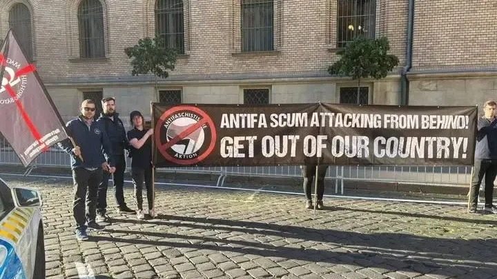 Novák Előd Pintérnek: „Miért biztosítja a rendőrség egy terrorista csoport gyűlését?”