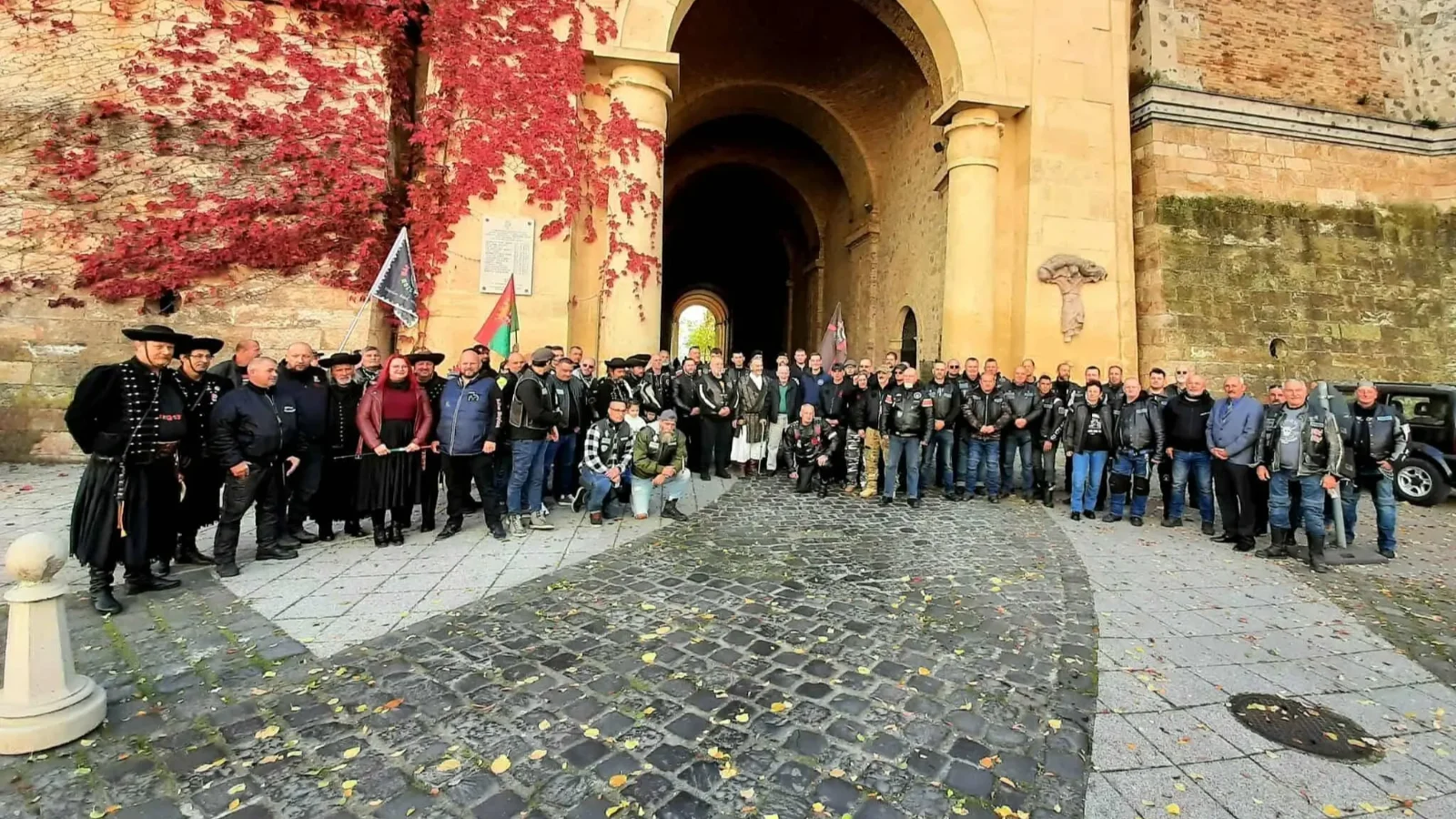 Az esztergomi Tábori Betyárok is megemlékeztek 1956 hőseiről