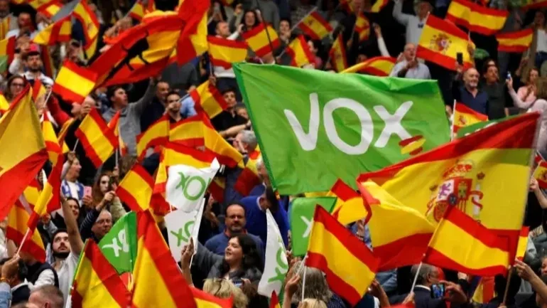 Ami Spanyolországban elképzelhetetlennek tűnt: a fiatalok a nemzeti jobboldal felé fordulnak
