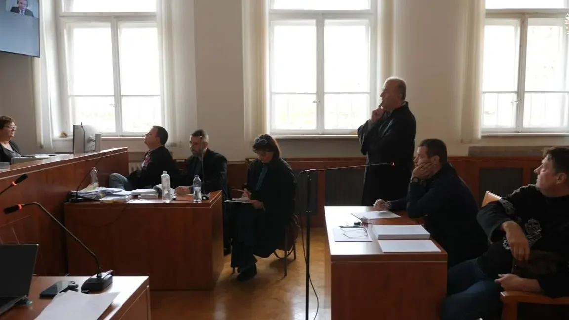 Az LMBTQ-lobbi bíróság elé idézte a normalitásparti hazafiakat