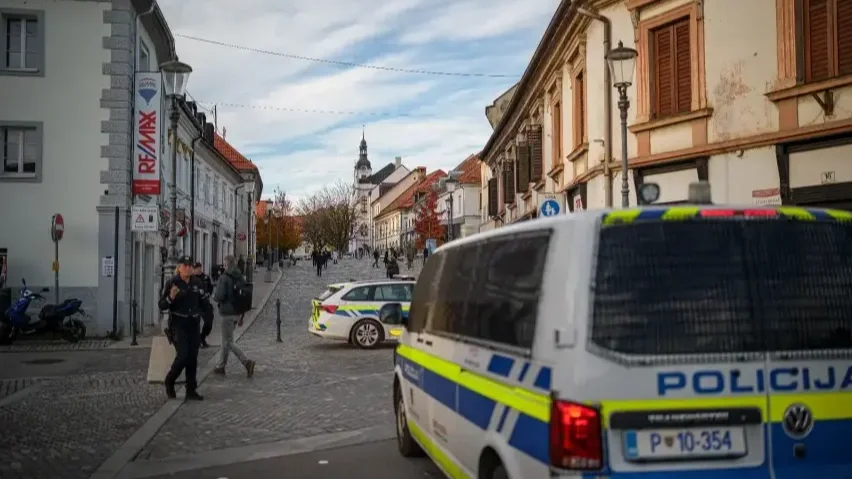 „Szóváltás” után gyilkoltak meg egy bártulajdonost Szlovéniában – a közfelháborodás tömegtüntetésekhez és lemondásokhoz vezetett
