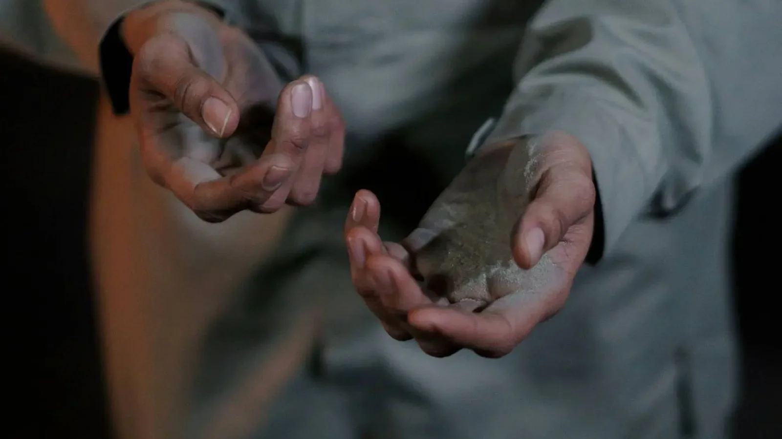 Emberkereskedelem és kényszermunka miatt vettek őrizetbe két férfit Pest vármegyében