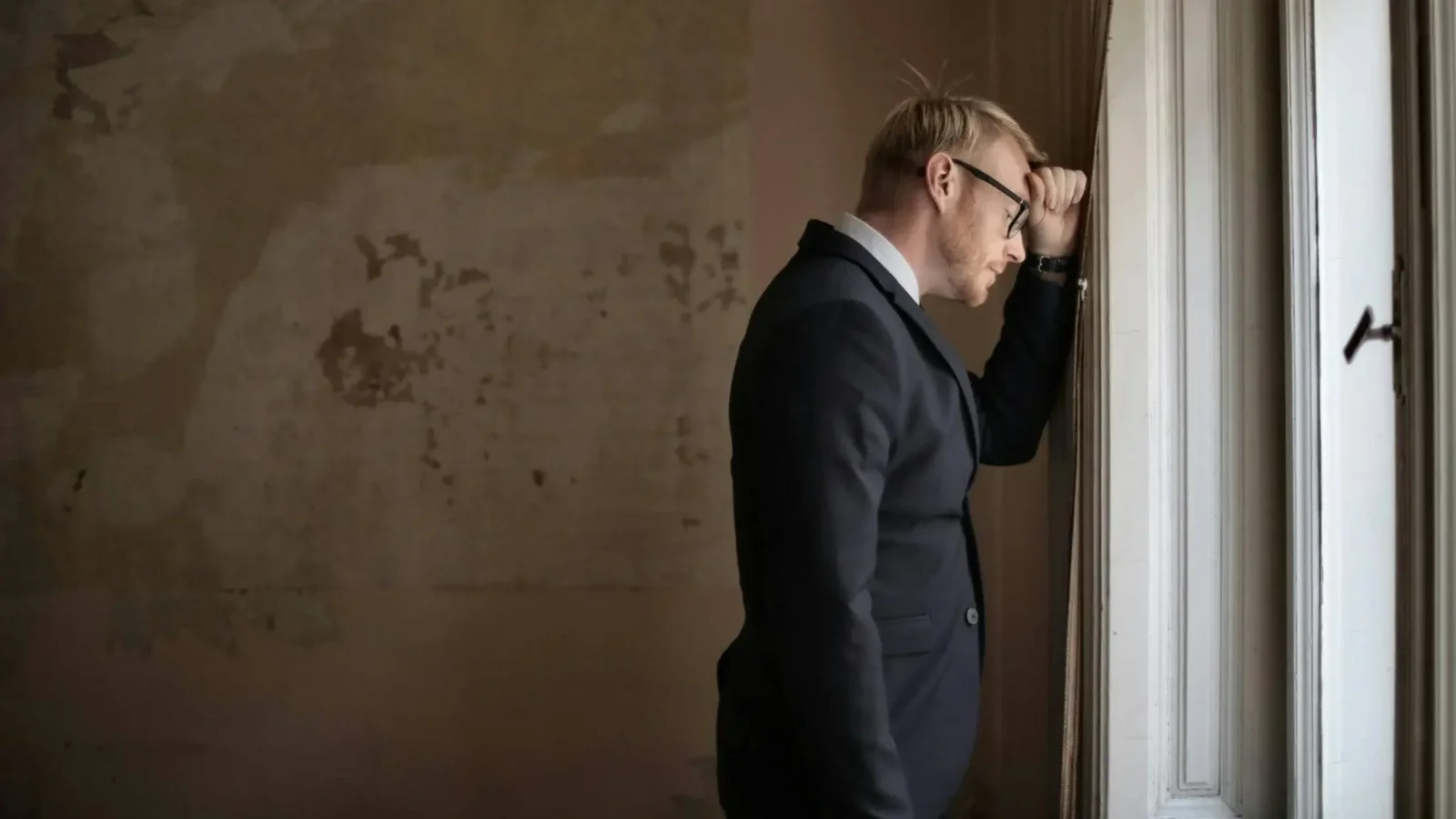 A kata szabályai szerint megszűnik az adóalanyisága annak, aki az év utolsó napján 100 ezer forintot meghaladó nettó adótartozással rendelkezik.