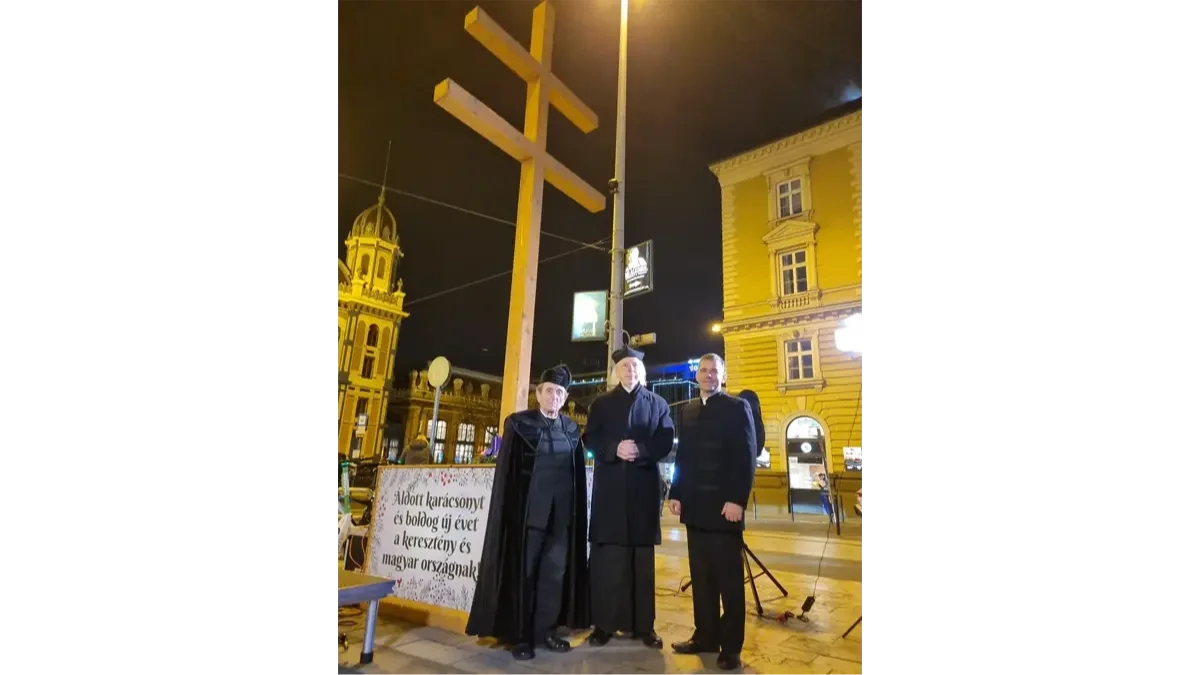 November 30-án ünnepeltük advent első vasárnapját, amikor a Mi Hazánk Mozgalom ismét kettős keresztet állított Budapesten, a Nyugati téren.