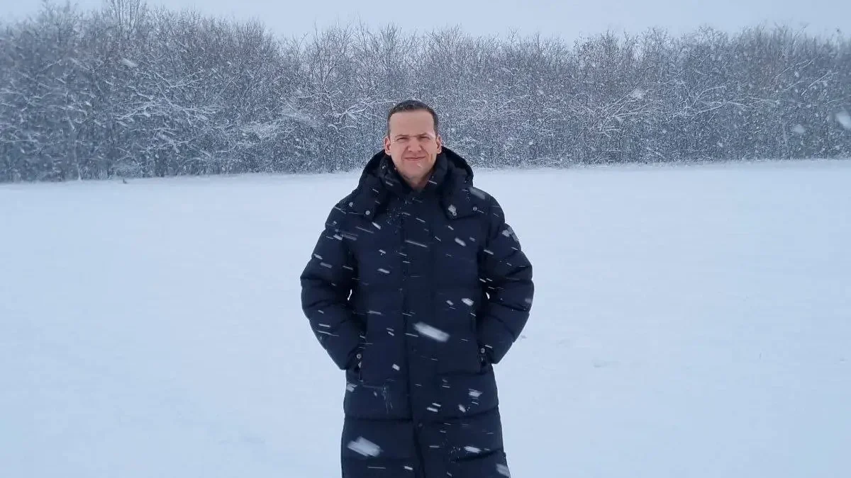 Toroczkai László, a Mi Hazánk Mozgalom elnöke X-bejegyzésben reagált a hólapátokkal szelfiző miniszterelnök-jelöltekre | Kép forrása: Toroczkai László/X