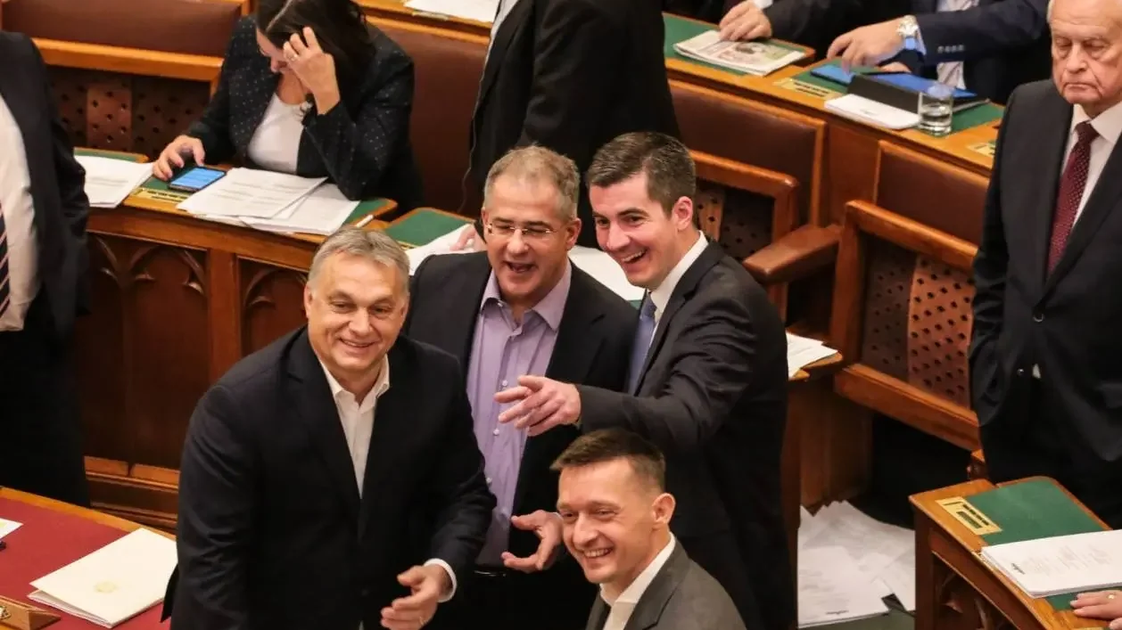 Orbán Viktor, Kósa Lajos, Kocsis Máté és Rogán Antal a parlament ülésén 2018. december 12-én | Kép forrása: Bankó Gábor/Magyar Hang 