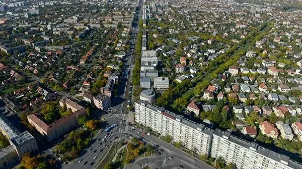 Zugló látképe madártávlatból | Kép forrása: Civertan/Wikimedia Commons