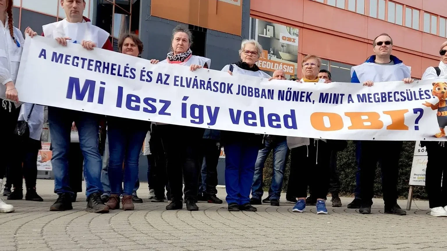 Kép forrása: Kereskedelmi Alkalmazottak Szakszervezetének Facebook-oldala