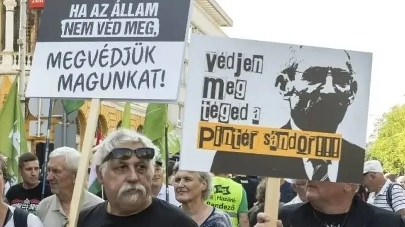 Kép forrása: Novák Előd Facebook-oldala