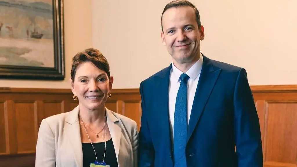 Toroczkai László (jobbra) és látogatója, Reggie Littlejohn | Forrás: Toroczkai László/X